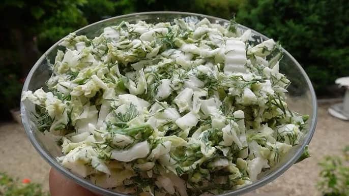 Sałatka jak z chińskiej restauracji - idealny przepis na smakowitość