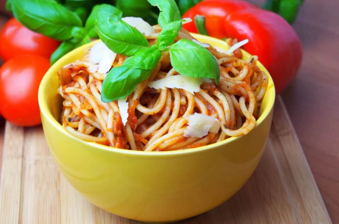 Pyszne sosy do spaghetti bez mięsa, które zachwycą Twoje podniebienie